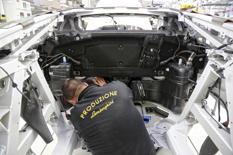 Illustration for article titled How Lamborghini Builds The Huracan